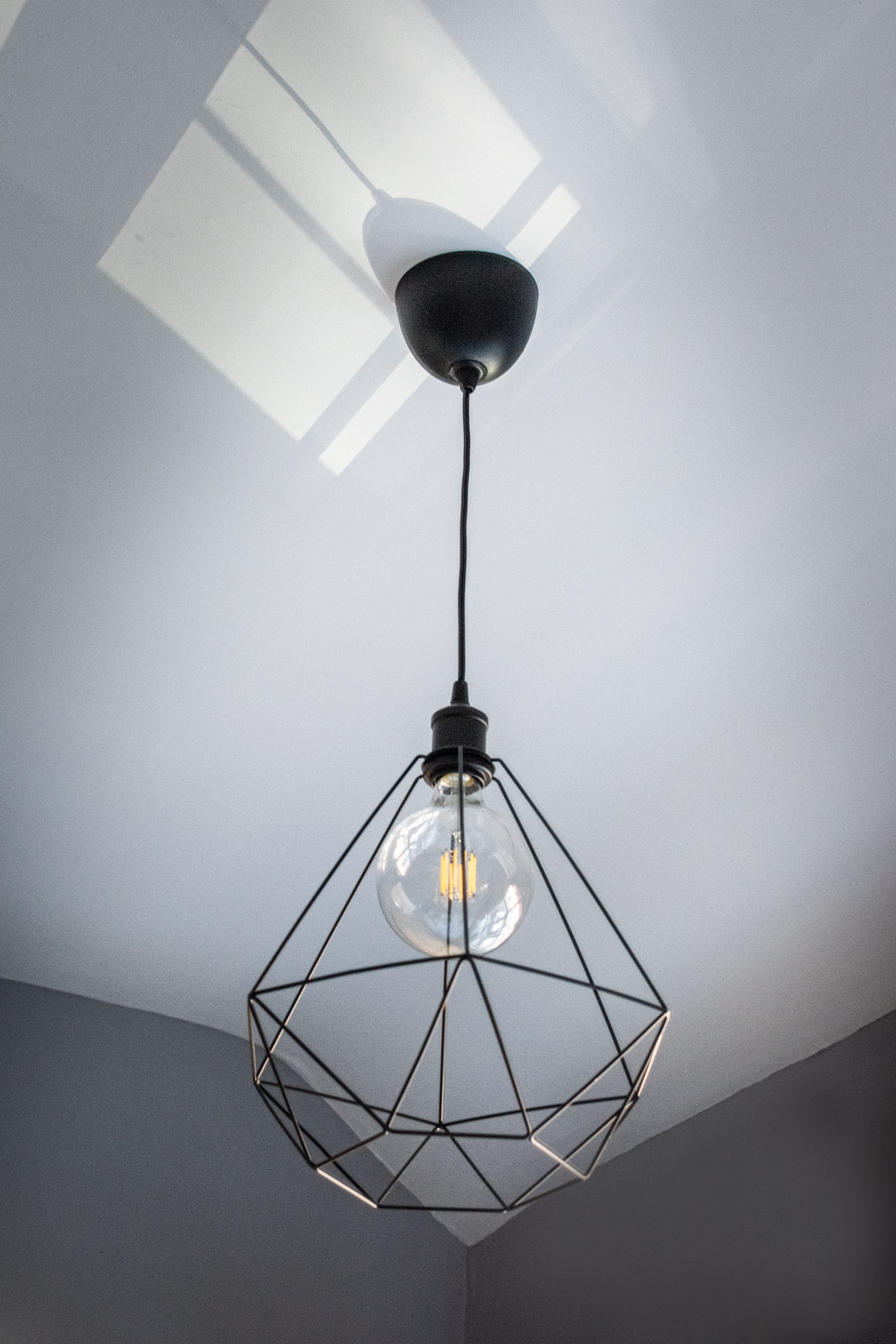 Alles wat je moet weten over het kiezen van de mooiste lamp voor jouw woonkamer!